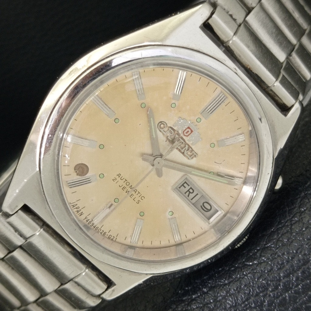 Vintage 1975 Orient Automatic Mens Silver Watch WDaydate  Patina Accents
